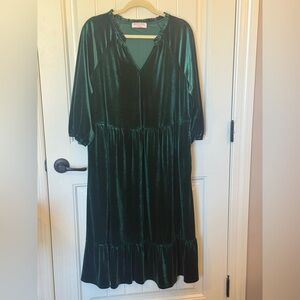 Luxurious Emerald Velvet Long Sleeve Dress